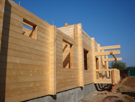 Клееный профилированный брус 185х160 с чашами под проект