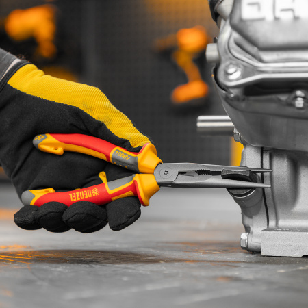 Длинногубцы прямые, диэлектрические рукоятки до 1000 В, трехкомпонентные рукоятки, 205мм Denzel