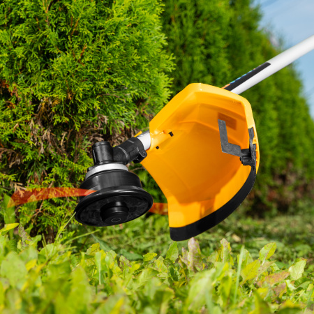 Триммер бензиновый DTL-33S, 33 см3, разъемная штанга, состоит из 2 частей Denzel цена