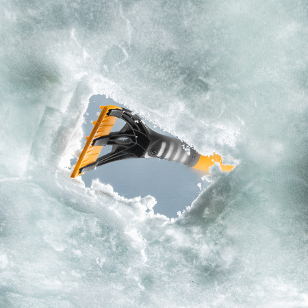 Щетка-сметка для снега со скребком 600 мм Denzel цена