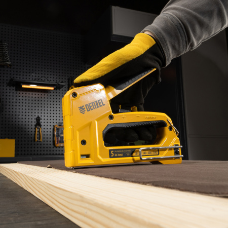 Степлер мебельный, тип 53 и 13, 6-14мм, тип 140, 10-14мм, тип 300, 15мм, тип 500, 15мм Denzel цена