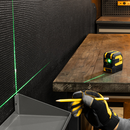 Лазерный уровень LX 03 Green, 30 м, 520 нм, резьба 1/4" Denzel цена