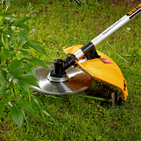 Триммер бензиновый DT 43S, 43 см3, 2.5 л. с, разъемная штанга, состоит из 2 частей Denzel цена