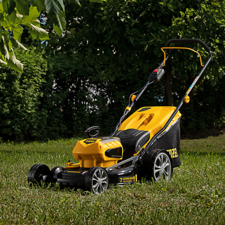 Газонокосилка аккумуляторная бесщеточная RLM450-36, Li-ion, 36 В, 4 Ач, 450 мм, травосборник 40 л Denzel цена