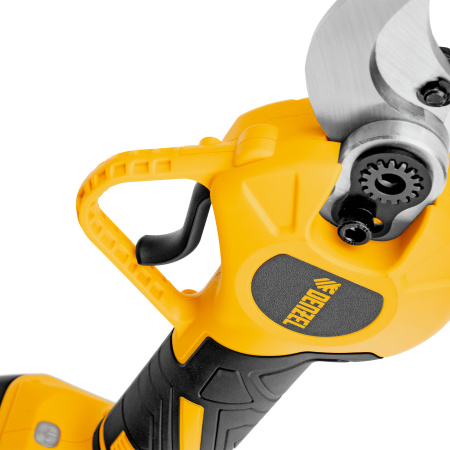 Секатор аккумуляторный, бесщет., CP-30BL, Li-Ion, 20 В, лезвия SK5 // Denzel цена