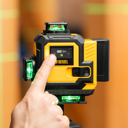 Лазерный уровень мультипризменный DLV 360-4T, 30 м, зеленый луч, Li-Ion 2,4 Aч, штатив// Denzel цена