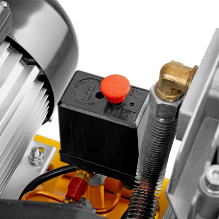 Компрессор воздушный рем. привод BCI 2100/50, 2,1 кВт, 50 литров, 400 л/мин Denzel