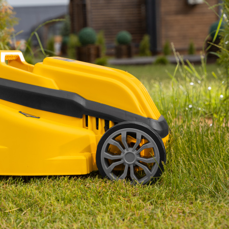 Газонокосилка электрическая GMC-1200, шир.,32см, 1200 Вт, 3 уров., травосб. 30 л Denzel цена