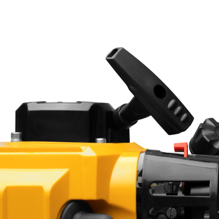 Триммер бензиновый DTS-33S, 33 см3, разъемная штанга, состоит из 2 частей Denzel цена