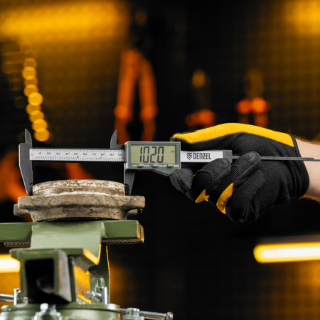 Штангенциркуль пластиковый, 150 мм, электронный, большой дисплей, с глубиномером Denzel цена