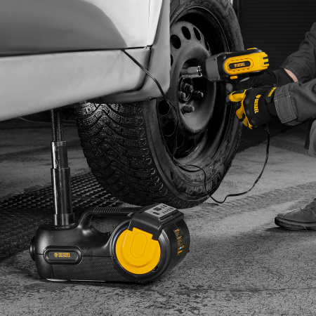 Домкрат электрогидравлический «3 в 1» (1,5 т), 12В, с гайковертом электрическим, в наборе  Denzel цена