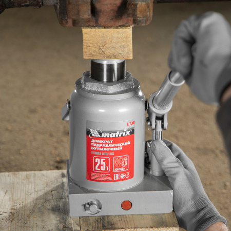 Домкрат гидравлический бутылочный, 25 т, высота подъема 230-360 мм Matrix цена