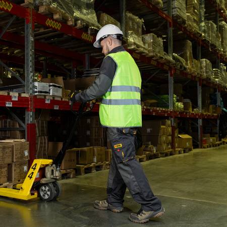 Каска защитная ударопрочная, ABS/PC, плавная регулировка, модель «Форвард» (К-05)белая Denzel цена