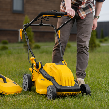 Газонокосилка электрическая GMC-1800, шир. 38см, 1800 Вт, 6 уров., травосб. 35 л Denzel цена