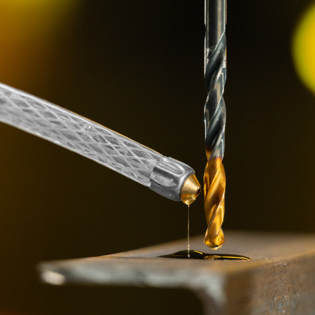 Масленка-нагнетатель, металлический корпус, 0,2 л, гибкий наконечник Denzel цена