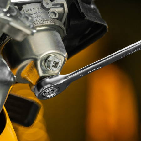 Ключ комбинированный трещоточный, 10 мм, CrV, матовый хром Denzel