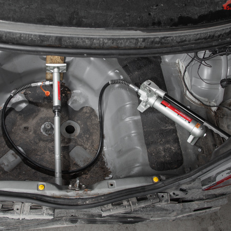 Растяжка гидравлическая, 4 т, набор из 17 предметов, 7 сменных насадок, в пластиковом кейсе Matrix цена