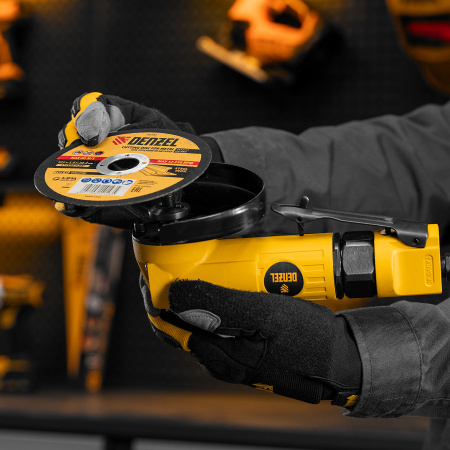 Пневматическая углошлифовальная машина AG125, 11000 об/мин, 125 мм, 186 л/мин Denzel цена