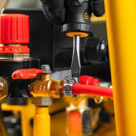 Компрессор безмасл. малошумный DLP -3000/50, 3 кВт, 2х1,5 кВт,50 л, 2850 об/мин,500 л/мин Denzel