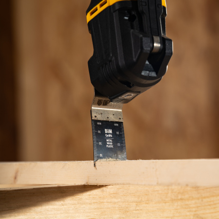 Насадка для МФИ режущая пазовая прямая, BiM, по металлу и дереву, 33 x 1.4 мм, мелкий зуб Denzel