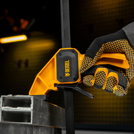 Струбцина F-образная, быстрозажимная, 300 х 80 мм, усиленный нейлоновый корпус Denzel цена