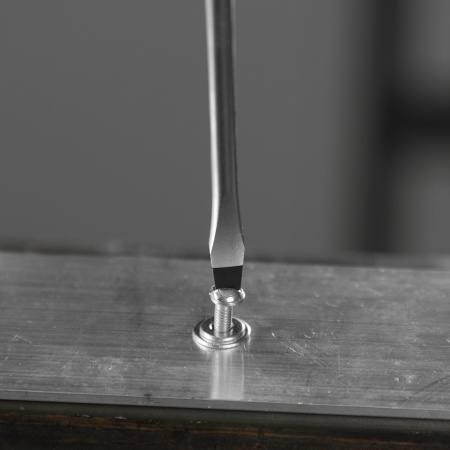 Отвертка, SL4х100 мм, S2, 3к рукоятка Denzel