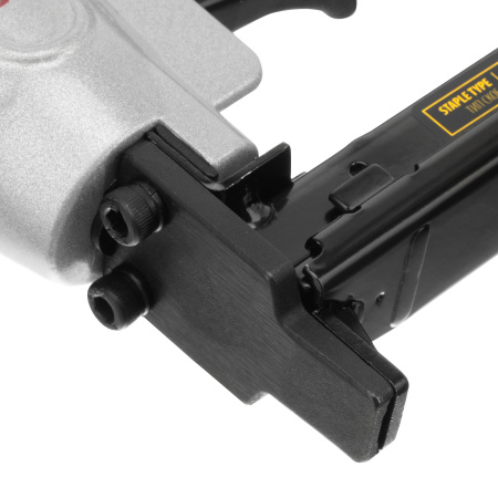 Степлер пневматический PS8016 для прямоугольных скоб 21GA от 6 до 16 мм Denzel цена