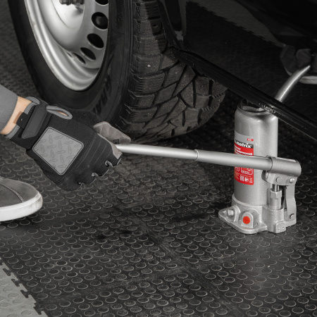 Домкрат гидравлический бутылочный, 5 т, высота подъема 216-413 мм, в пластиковый кейсе Matrix цена