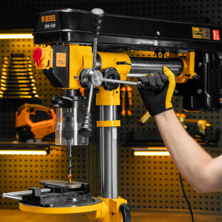 Станок сверлильный радиальный DDM-550R, 550 Вт, 16 мм, 12 ск., настольный Denzel