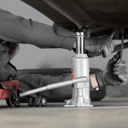 Домкрат гидравлический бутылочный, 6 т, h подъема 216-413 мм, в пластиковом кейсе Matrix цена