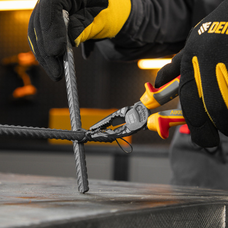 Плоскогубцы комбинированные, диэлектрические трехкомпонентные рукоятки до 1000 В, 180 мм Denzel