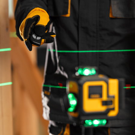 Лазерный уровень мультипризменный DLV 360-4T, 30 м, зеленый луч, Li-Ion 2,4 Aч, штатив// Denzel цена