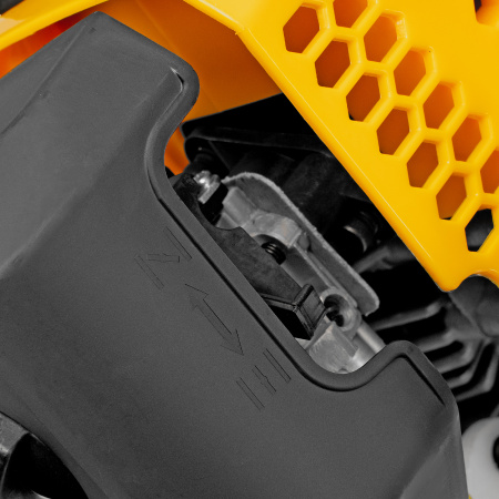 Триммер бензиновый DGT 520S, 52 см3, 3 л. с, разъемная штанга, состоит из 2 частей Denzel цена