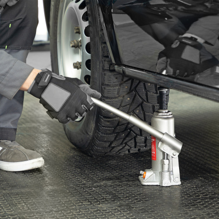 Домкрат гидравлический бутылочный, 4 т, h подъема 194-372 мм, в пластиковом кейсе Matrix цена