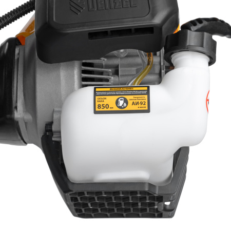 Триммер бензиновый DGT-43-PRO, анти-вибро, 43 см3, неразъем, состоит из 2 частей Denzel цена