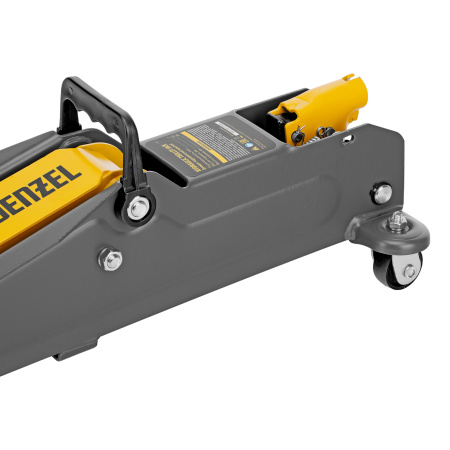 Домкрат гидравлический подкатной, 2 т, 135-385 мм, в пласт. кейсе Denzel цена