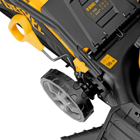 Газонокосилка бензиновая GLD-410SP-K, 150 см3, 41 см, привод, 40 л// Denzel цена