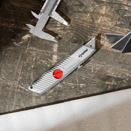 Нож, 19 мм, выдвижное трапециевидное лезвие, металлический корпус Matrix