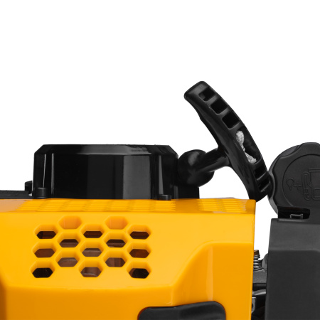 Триммер бензиновый DGT-52-PRO, анти-вибро, 52 см3, неразъем, состоит из 2 частей Denzel цена