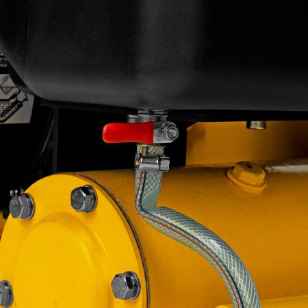 Виброплита бензиновая VC-30W, 30 кН, 60*45 см, 196 см3, бак для воды Denzel