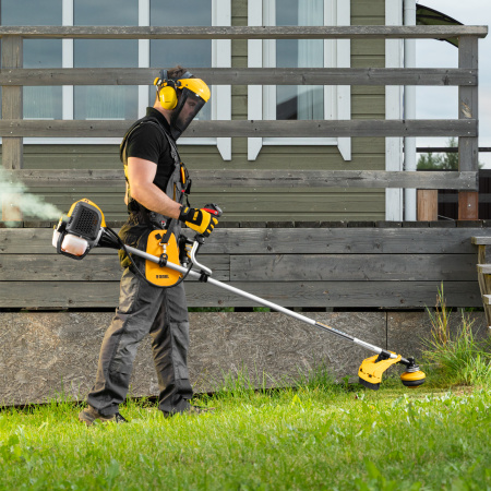 Триммер бензиновый DT 52, 52 см3, 3 л. с, неразъемная штанга, состоит из 2 частей Denzel цена