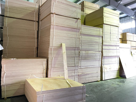 Фанера березовая ФК 6 мм 1525х1525 сорт 4/4