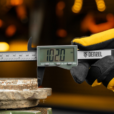 Штангенциркуль пластиковый, 150 мм, электронный, большой дисплей, с глубиномером Denzel цена