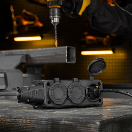 Удлинитель-шнур силовой Top Series, КГТТ, 20м, 3 розетки, 3 x 1,5 мм Denzel цена