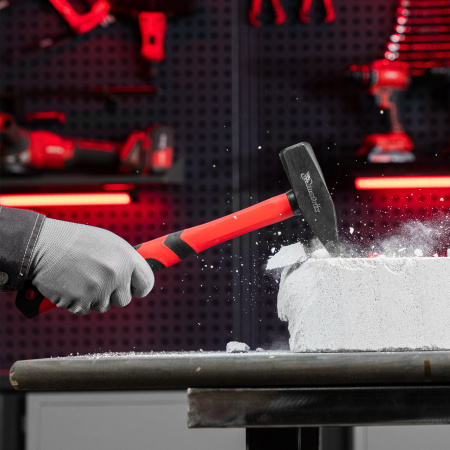 Молоток слесарный, 1000 г, фибергласовая обрезиненная рукоятка Matrix