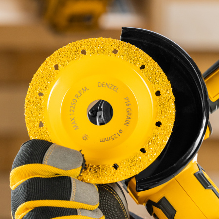 Чашка твёрдосплавная зачистная,125 мм, Наклонная, среднее зерно #16 Denzel