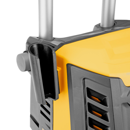 Моечная машина высокого давления R-180, 2200 Вт, 180 бар, 380 л/ч, колесная Denzel