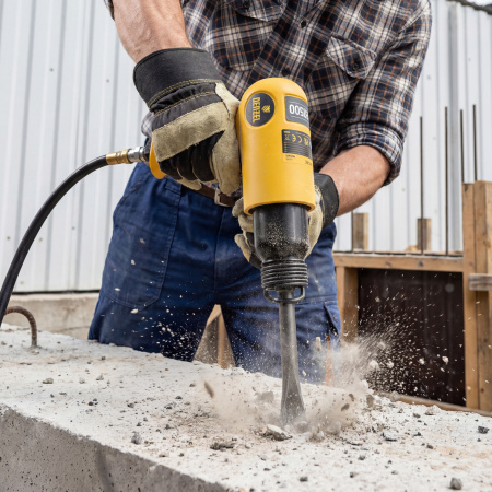 Пневматический молоток НР4500 + набор насадок, 113 л/мин, 4500 уд/мин Denzel цена