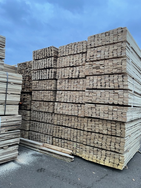 Доска обрезная 25х150х3000мм (1-2 сорт)