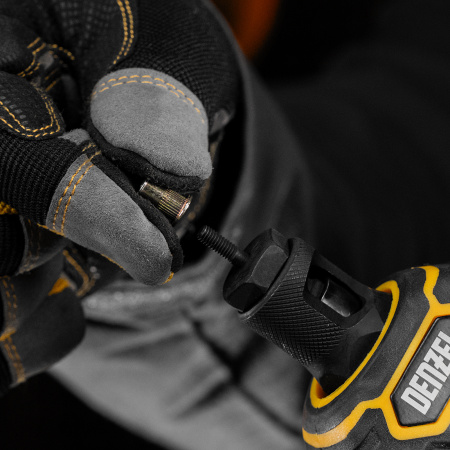 Заклепки резьбовые, стальные, оцинкованные, М4, пластиковый кейс, 140 шт. Denzel цена